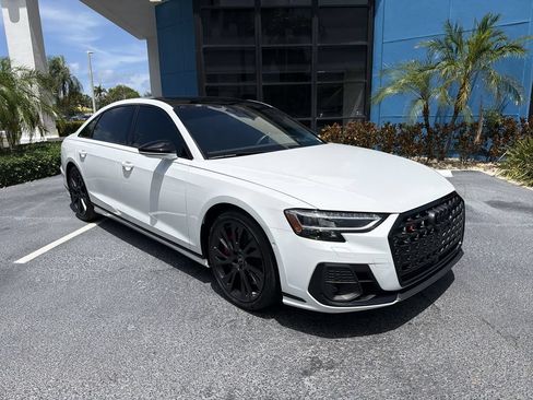 Used 2025 Audi S8 w/ Executive Package AWD/4WD image 2