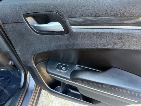 Used 2018 Chrysler 300 Touring w/ Sport Appearance Package image 14