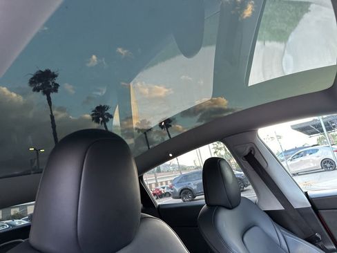 Used 2023 Tesla Model Y Long Range AWD/4WD image 30