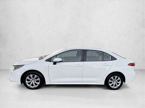 Used 2023 Toyota Corolla LE image 4
