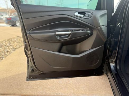 Used 2019 Ford Escape SEL image 11