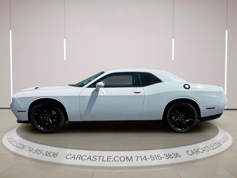Used 2018 Dodge Challenger SXT Plus RWD image 2