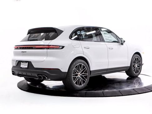 Certified 2026 Porsche Cayenne AWD/4WD image 7