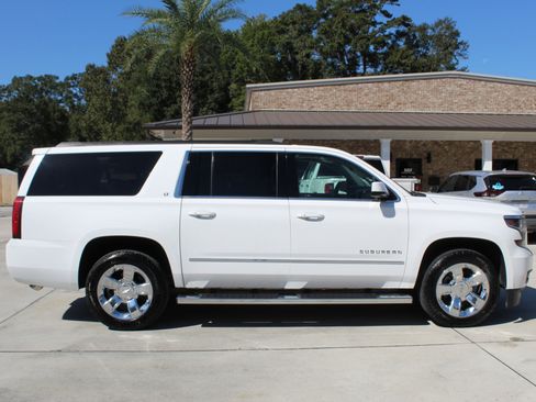 Used 2017 Chevrolet Suburban LT w/ LT Signature Package image 18
