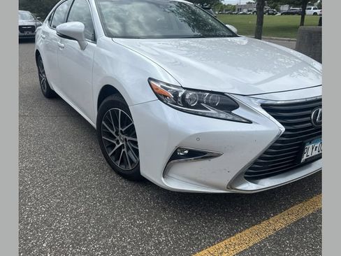 Used 2017 Lexus ES 350 w/ Luxury Package FWD image 1