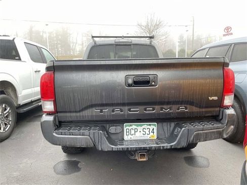 Used 2016 Toyota Tacoma TRD Sport image 3