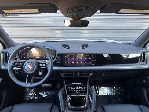 Certified 2026 Porsche Cayenne AWD/4WD image 13