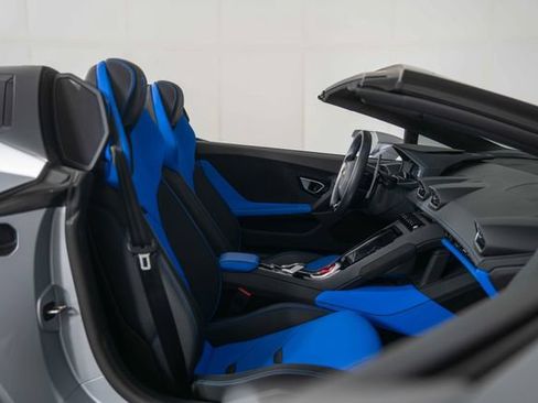 Used 2023 Lamborghini Huracan EVO RWD image 25