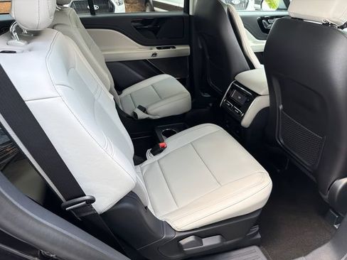 New 2026 Lincoln Aviator 2WD w/ Jet Appearance Package image 15
