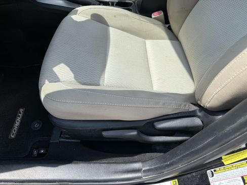 Used 2016 Toyota Corolla LE FWD image 27