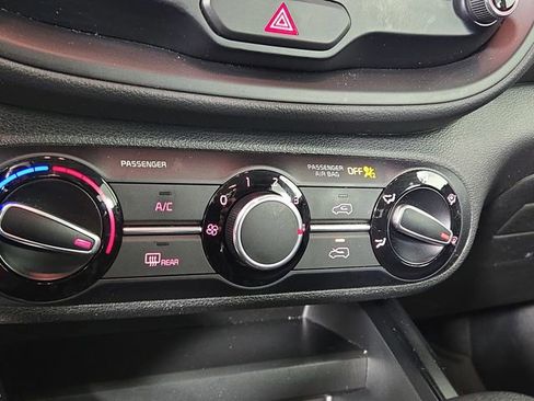 Certified 2021 Kia Soul S image 18