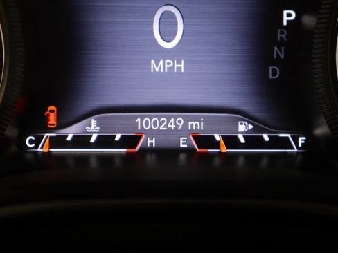 Used 2019 Jeep Cherokee Trailhawk AWD/4WD image 36
