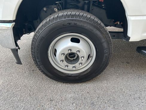 Used 2025 Ford F350 XLT image 12