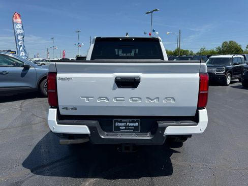 Used 2024 Toyota Tacoma SR5 AWD/4WD image 21