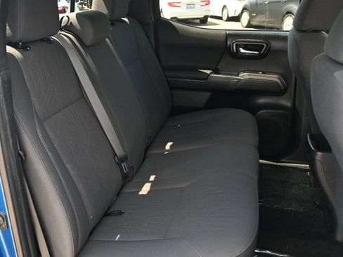 Used 2018 Toyota Tacoma TRD Sport w/ Technology Package RWD image 20