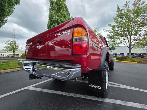 Used 2004 Toyota Tacoma 4x4 Xtracab V6 w/ Convenience Pkg image 12