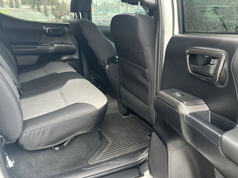 Used 2023 Toyota Tacoma TRD Off-Road w/ Technology Package image 12