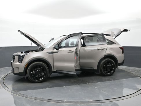 Used 2025 Kia Sorento SX image 48