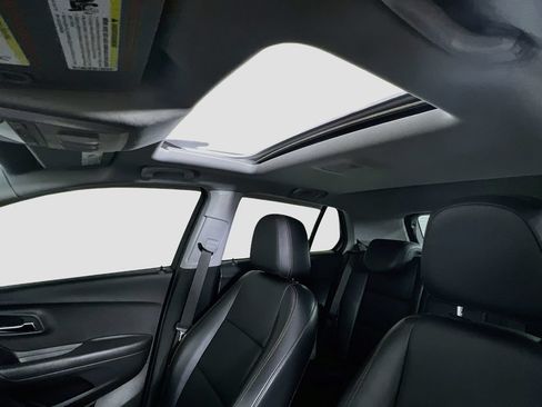 Used 2020 Chevrolet Trax Premier AWD/4WD image 22