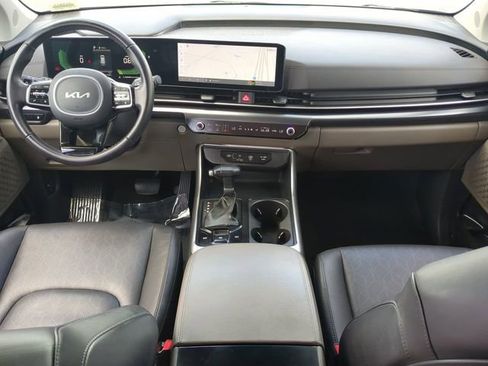 Used 2025 Kia Carnival FWD image 15