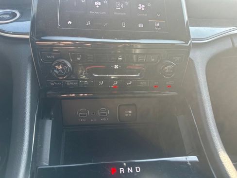 Used 2023 Jeep Grand Cherokee Altitude AWD/4WD image 18