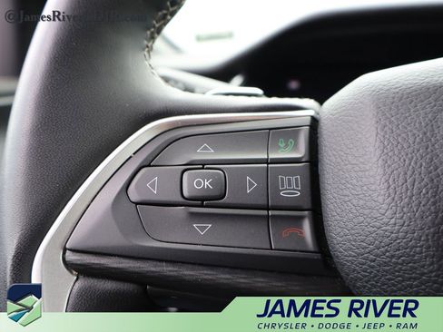 Used 2024 Jeep Grand Cherokee L Laredo AWD/4WD image 27
