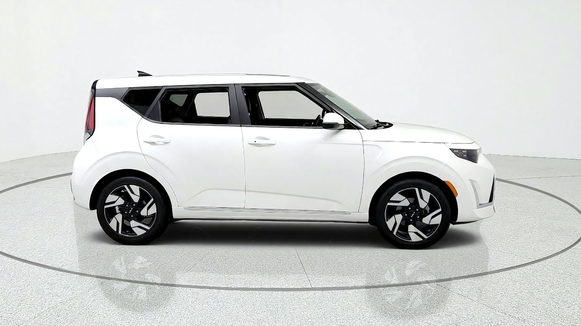 Used 2023 Kia Soul GT-Line FWD image 6