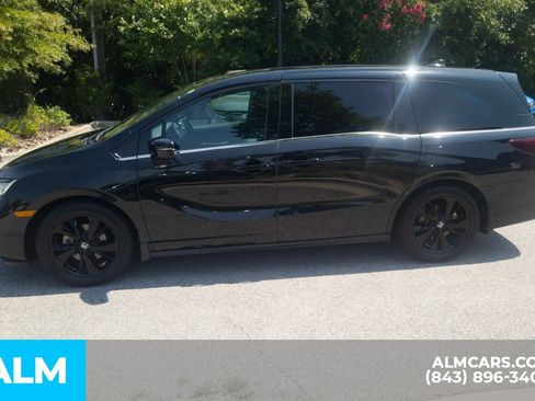 Used 2024 Honda Odyssey Sport image 10