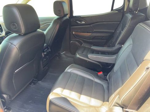 Used 2019 GMC Acadia Denali w/ Technology Package FWD image 9