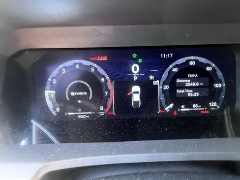 Used 2025 Toyota Tacoma TRD Off-Road image 11