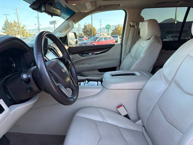 Used 2017 Cadillac Escalade Luxury RWD image 24