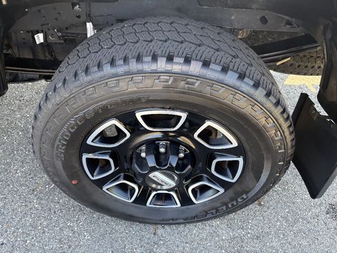 Used 2024 Ford F250 Platinum w/ FX4 Off-Road Package AWD/4WD image 10