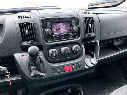 Used 2021 RAM ProMaster 2500 w/ Convenience Group FWD image 8