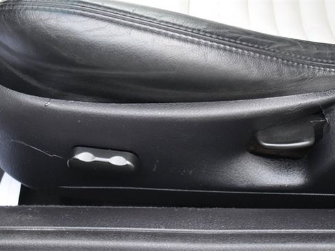 Used 2003 Ford Thunderbird Base image 19