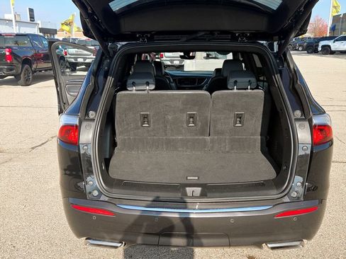 Used 2024 Buick Enclave Premium image 34