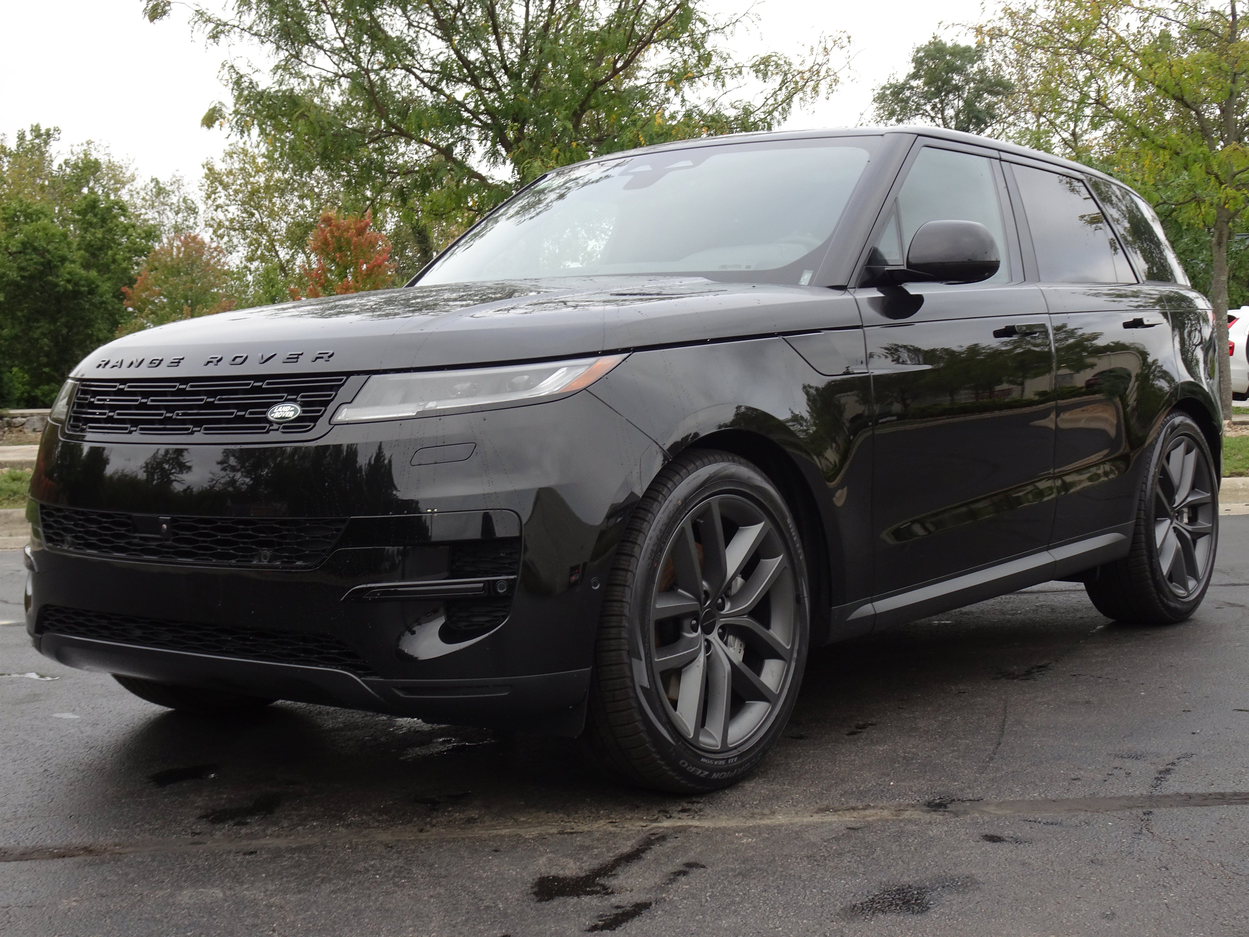 New 2027 Land Rover Range Rover Sport SE AWD/4WD image 2