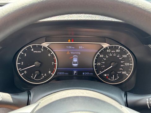 Used 2025 Nissan Altima 2.5 SV FWD image 40