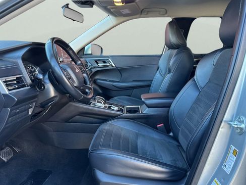 Used 2024 Mitsubishi Outlander SE image 14