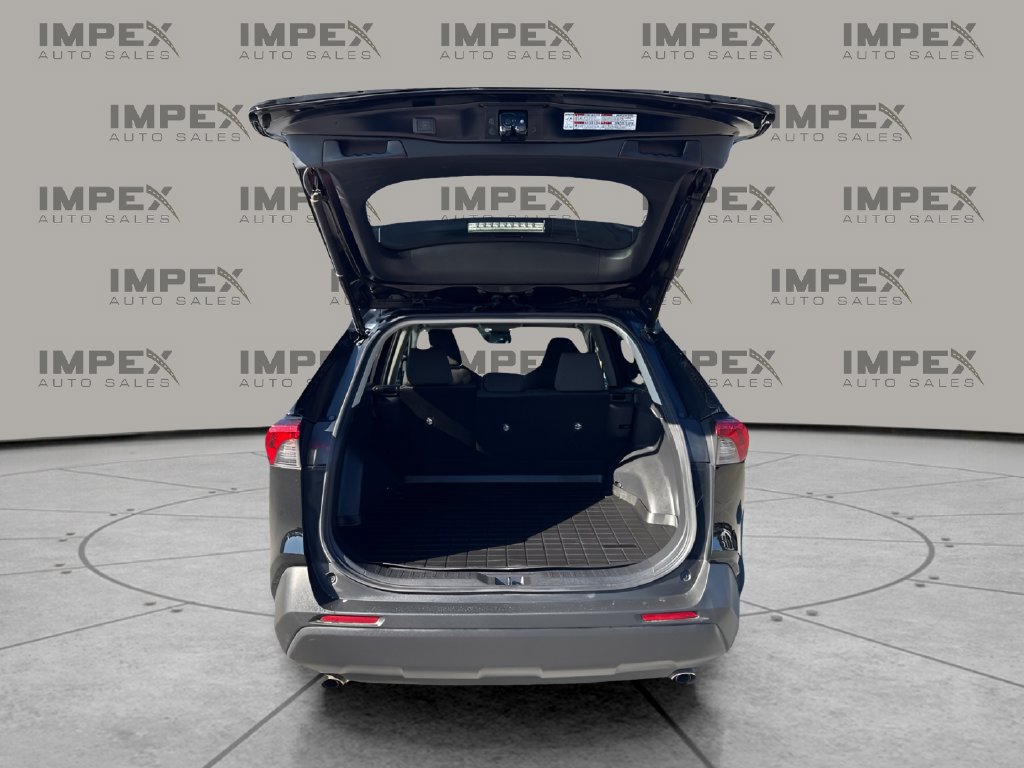 Used 2022 Toyota RAV4 XLE w/ Convenience Package FWD image 26