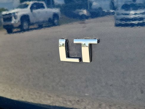 Used 2023 Chevrolet Traverse LT FWD image 6