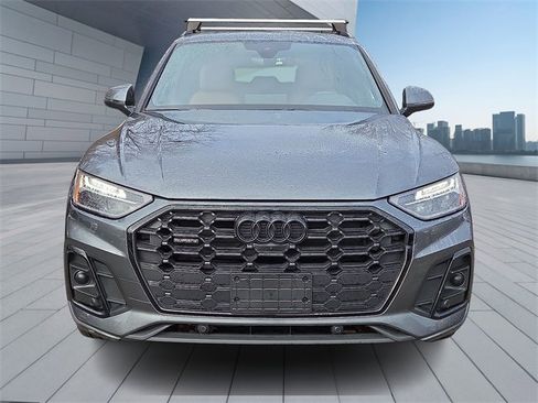 Certified 2023 Audi Q5 2.0T Premium Plus w/ Premium Plus Package image 2