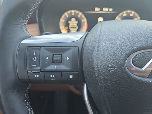 Certified 2023 INFINITI QX60 Sensory w/ Vision Package AWD/4WD image 17