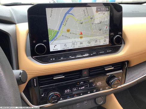 Used 2021 Nissan Rogue Platinum image 9