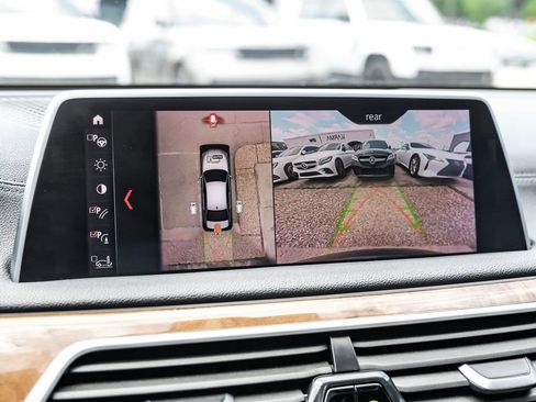 Used 2019 BMW 750i xDrive w/ M Sport Package AWD/4WD image 22