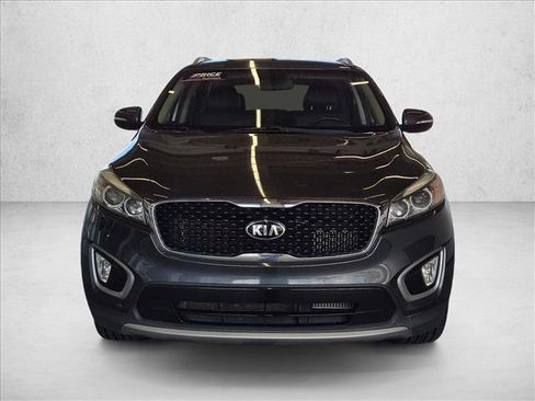 Used 2018 Kia Sorento EX FWD image 2