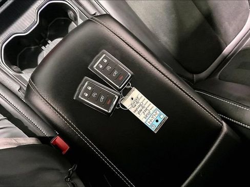 Used 2024 Jeep Grand Cherokee Altitude image 37