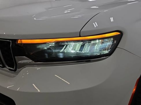 Used 2021 Jeep Grand Cherokee L Limited AWD/4WD image 29