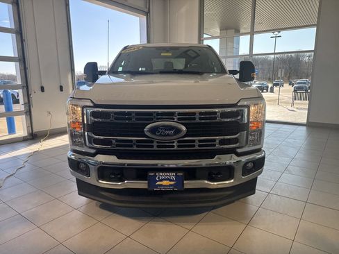 Used 2025 Ford F250 XLT image 2