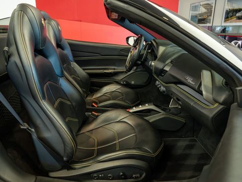 Used 2018 Ferrari 488 Spider RWD image 18