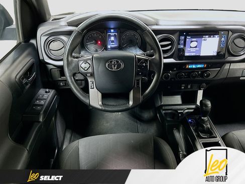 Used 2018 Toyota Tacoma TRD Off-Road image 22